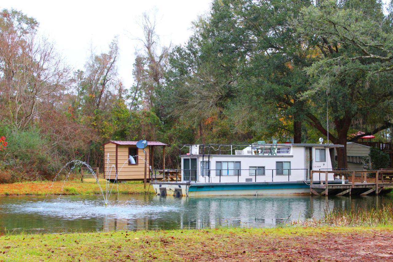 Berry Creek Cabins Hotel Isabel Exterior photo