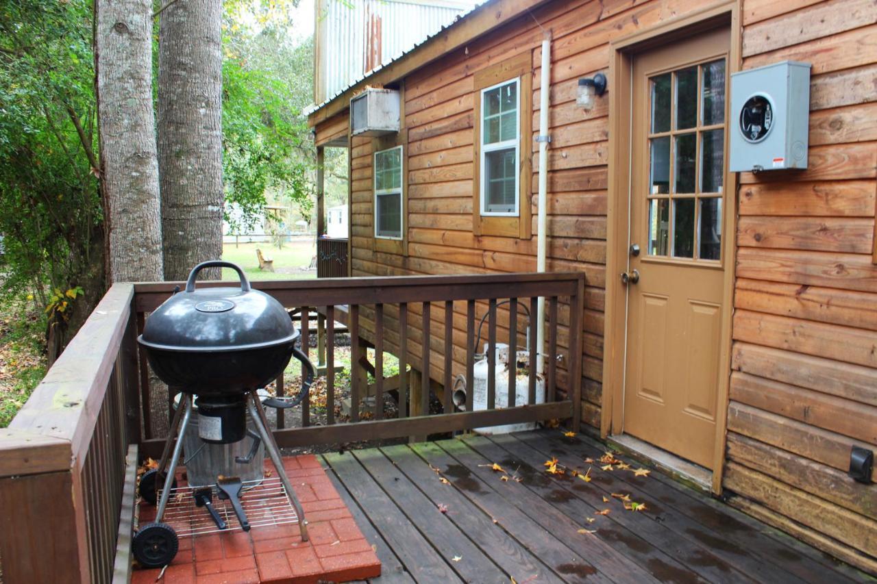 Berry Creek Cabins Hotel Isabel Exterior photo